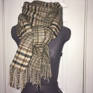 Oversized Cozy Plaid Scarf Taupe